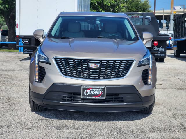 Used 2023 Cadillac XT4 Luxury FWD image 2