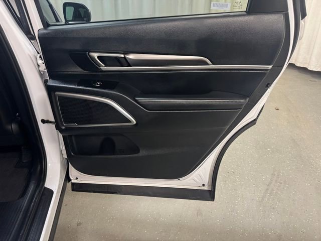 Used 2025 Kia Telluride S image 36