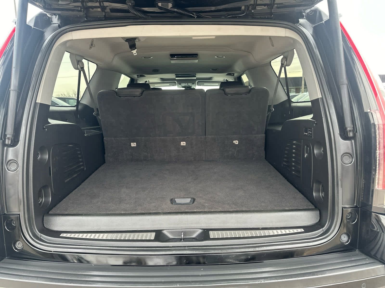 Used 2020 Cadillac Escalade ESV Premium Luxury image 15