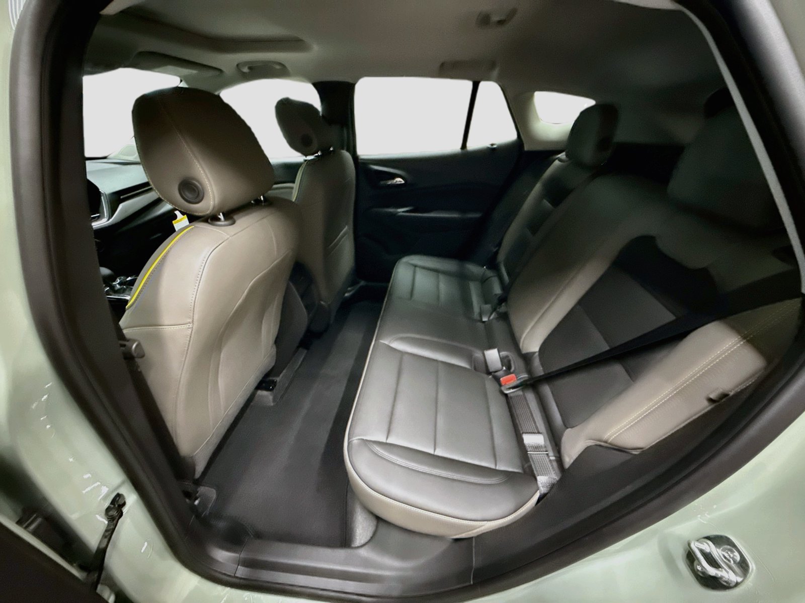 New 2026 Chevrolet Trax ACTIV w/ Sunroof Package FWD image 28