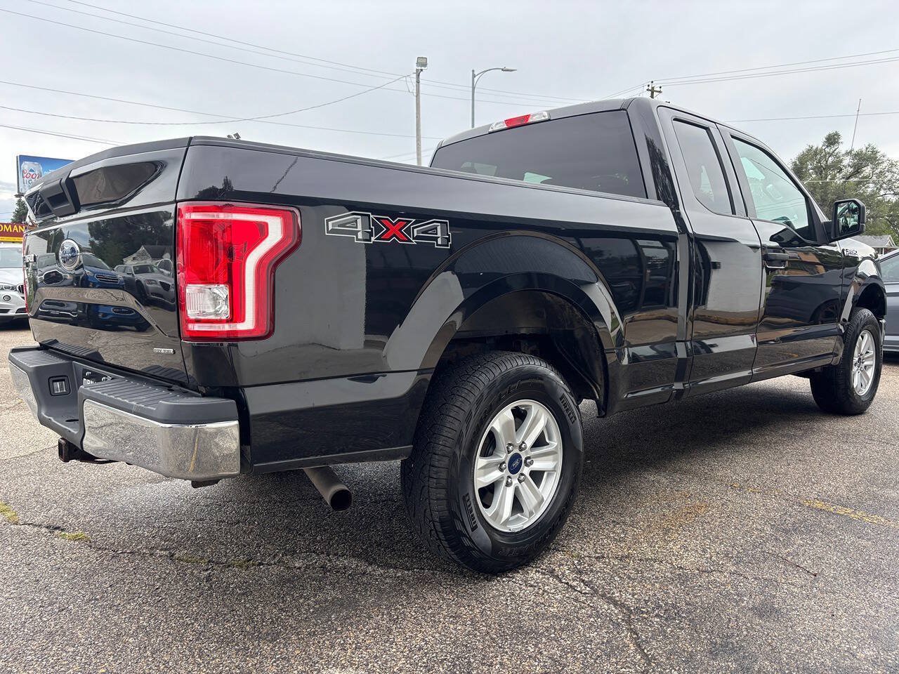 Used 2015 Ford F150 XLT AWD/4WD image 10