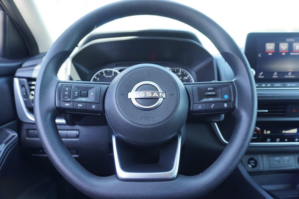 Used 2024 Nissan Rogue SV FWD image 22
