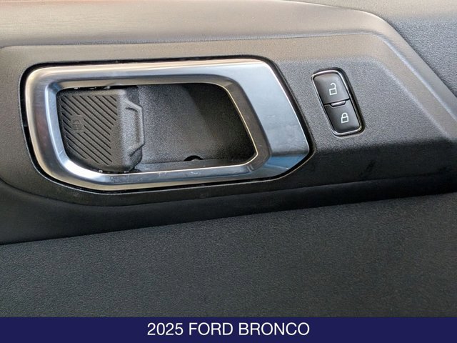 Certified 2025 Ford Bronco Badlands AWD/4WD image 10