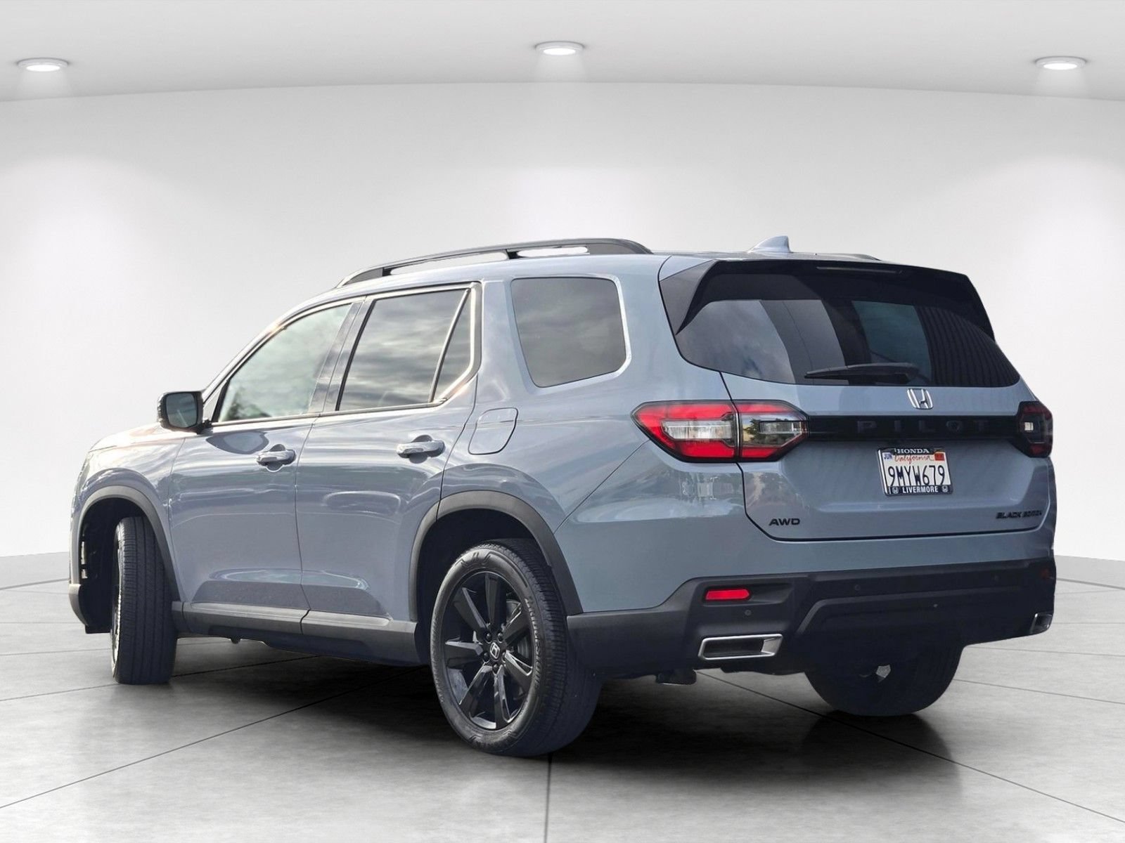 Used 2025 Honda Pilot Black Edition image 5