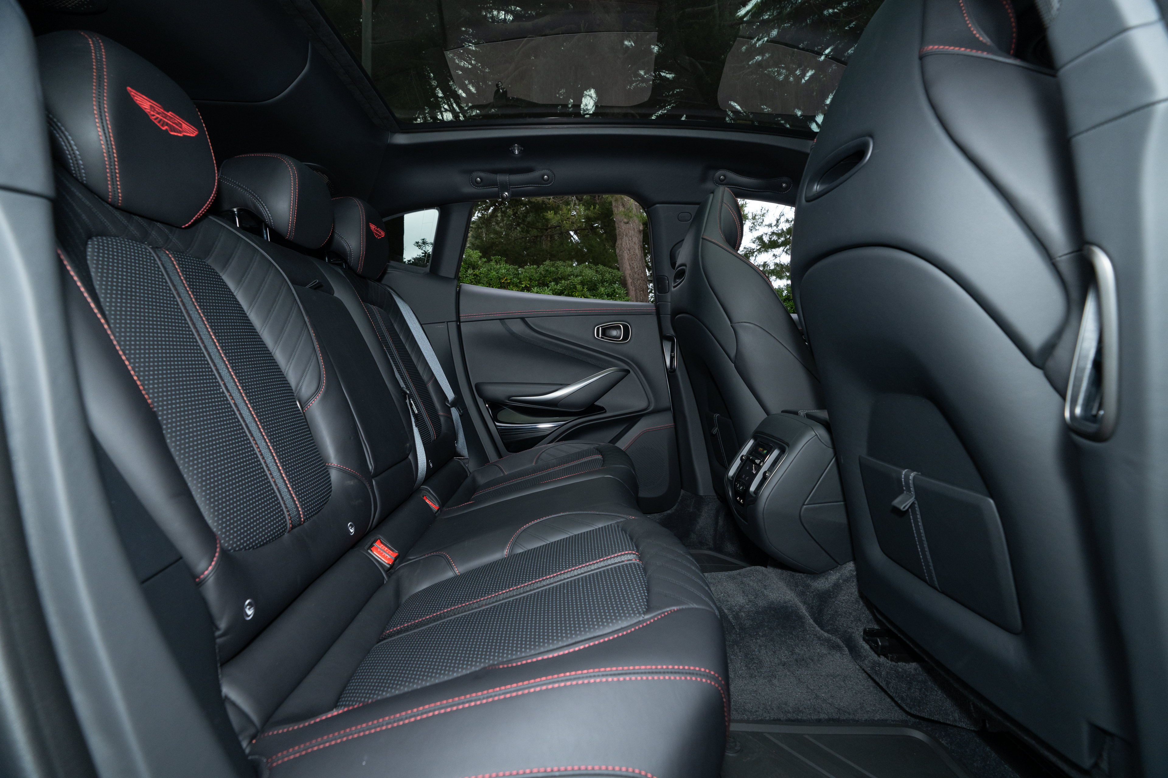 Used 2025 Aston Martin DBX 707 AWD/4WD image 17