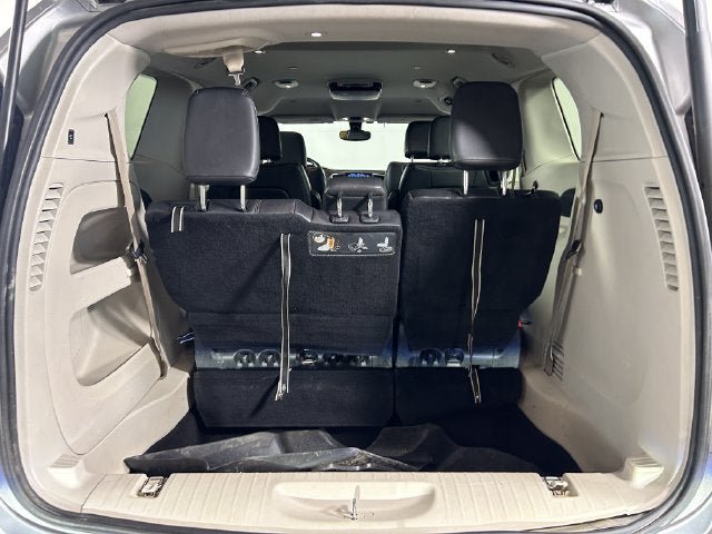 Used 2017 Chrysler Pacifica Touring-L FWD image 26