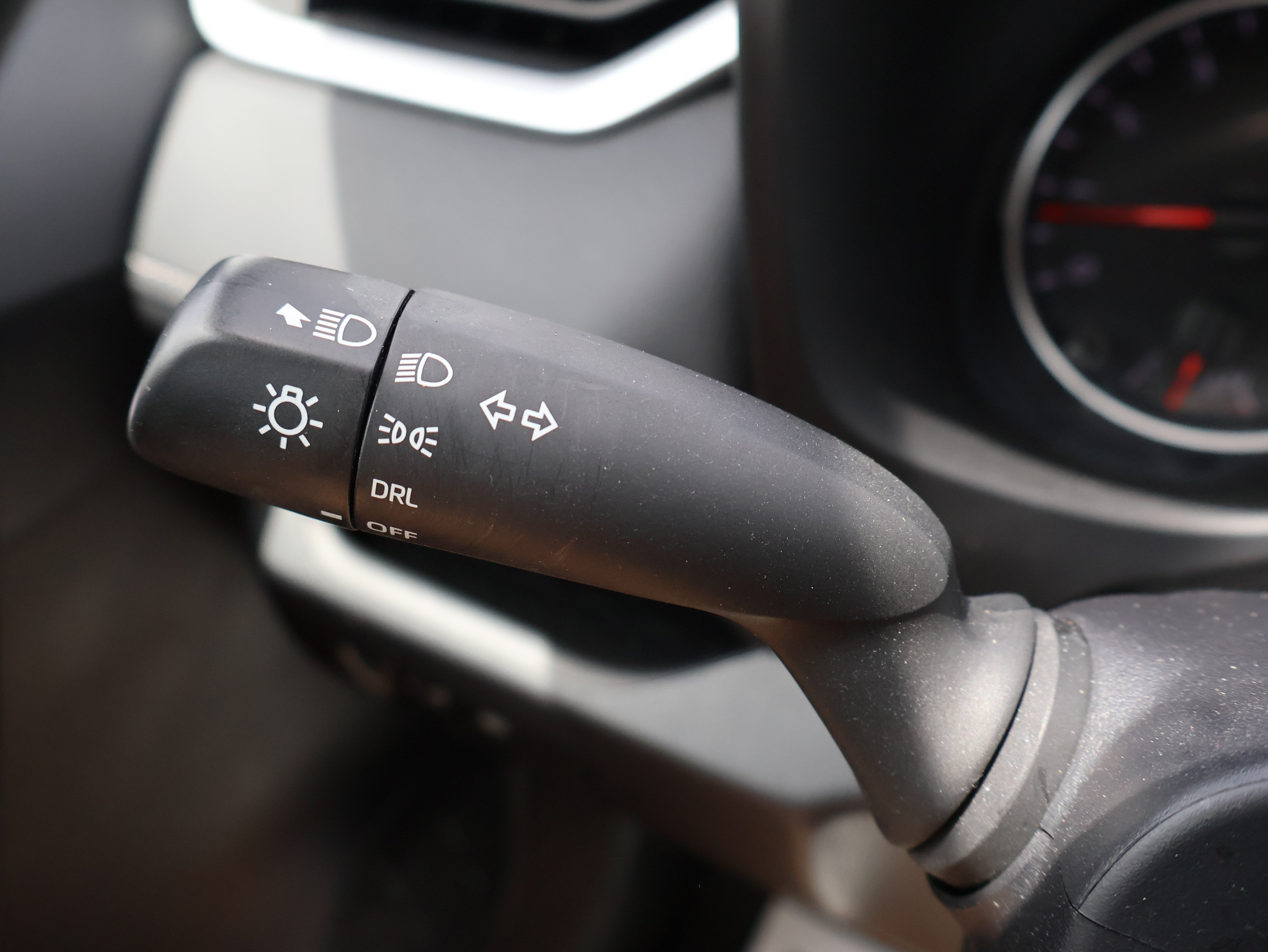 Used 2020 Toyota RAV4 LE AWD/4WD image 27