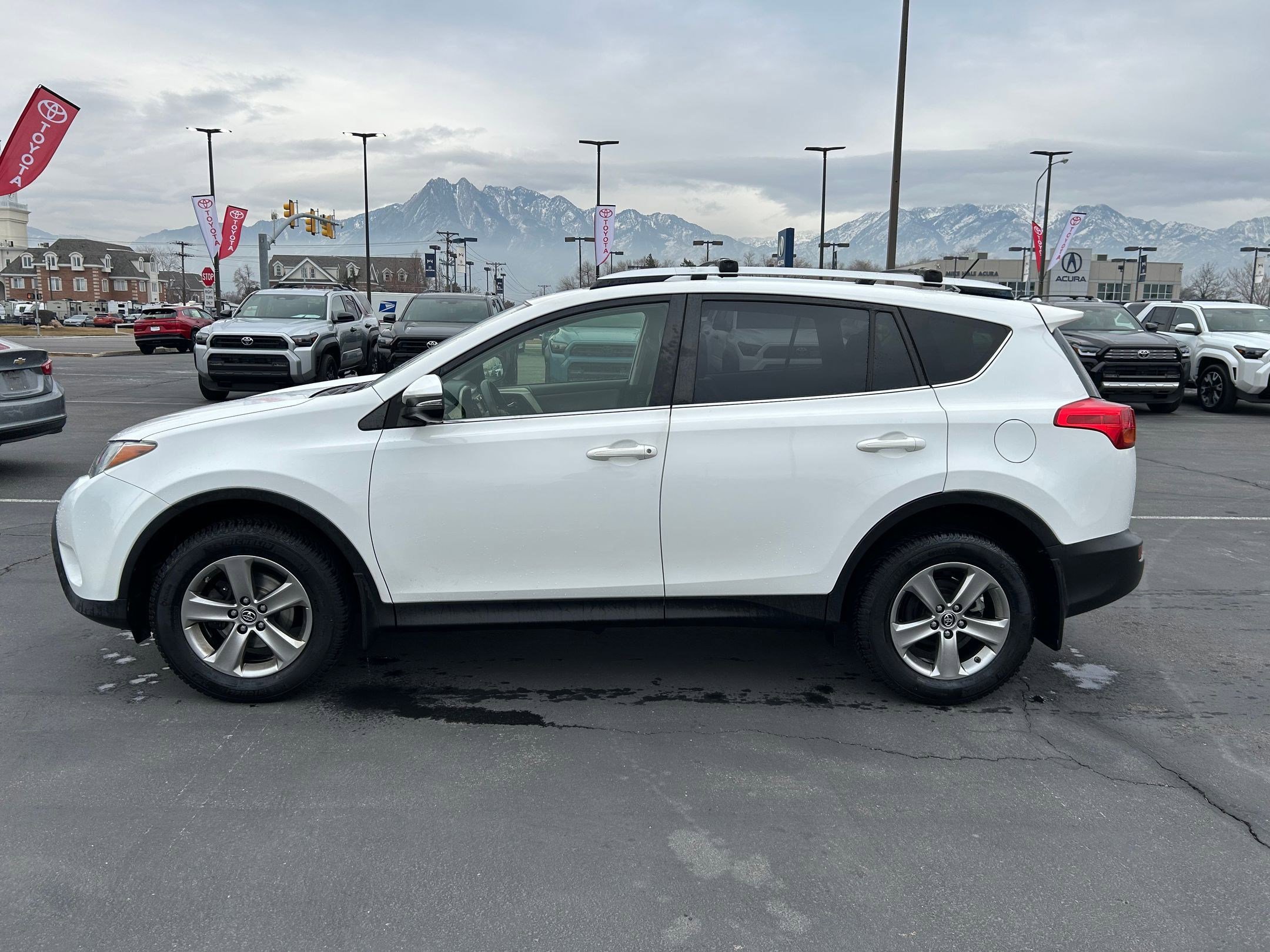 Used 2015 Toyota RAV4 XLE image 2