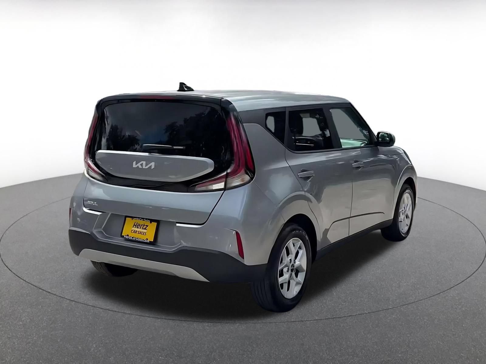 Used 2025 Kia Soul LX w/ LX Technology Package FWD image 13