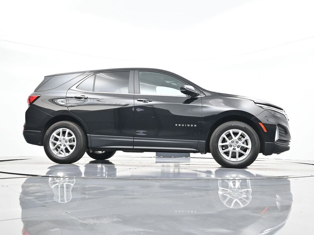 Used 2023 Chevrolet Equinox LT image 32