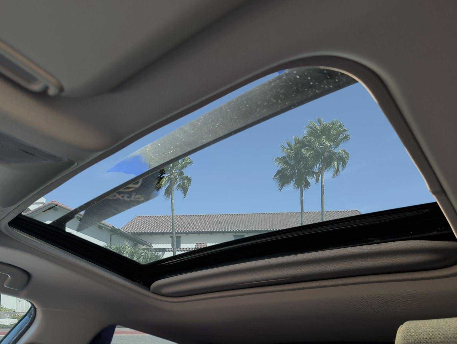 Used 2021 Toyota RAV4 XLE w/ Convenience Package FWD image 23