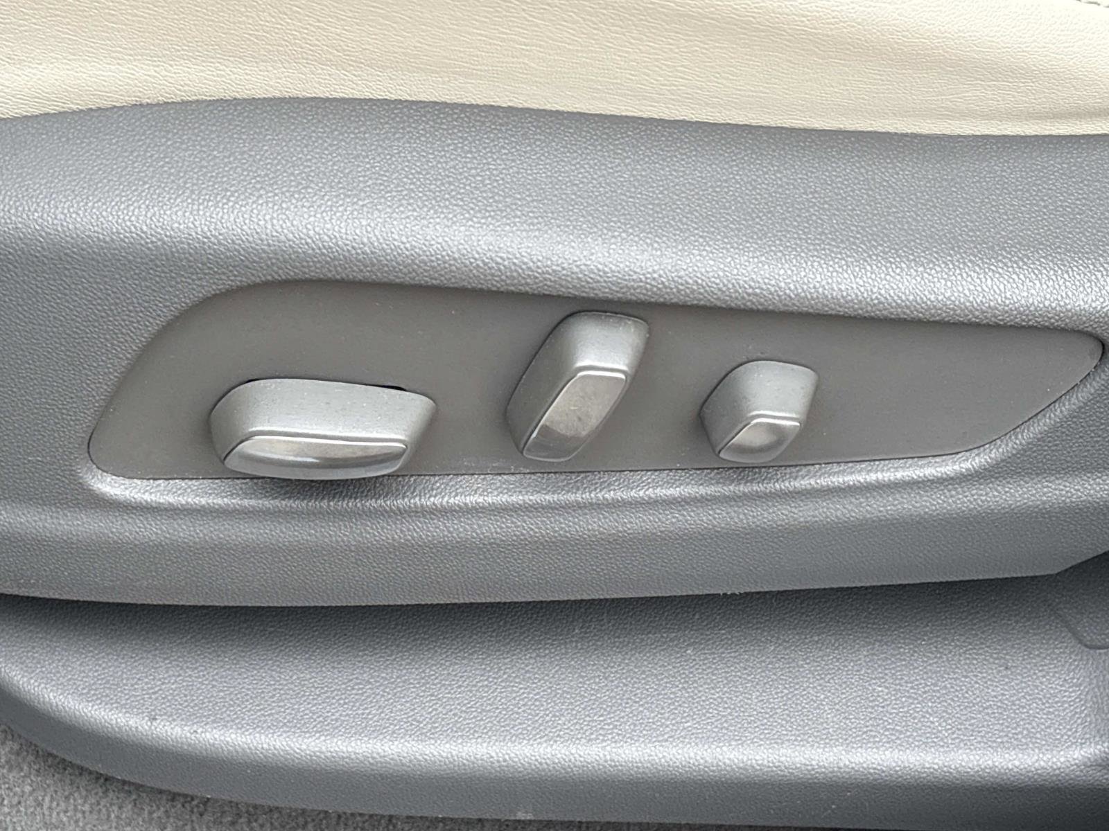 Used 2021 Cadillac XT6 Premium Luxury image 16