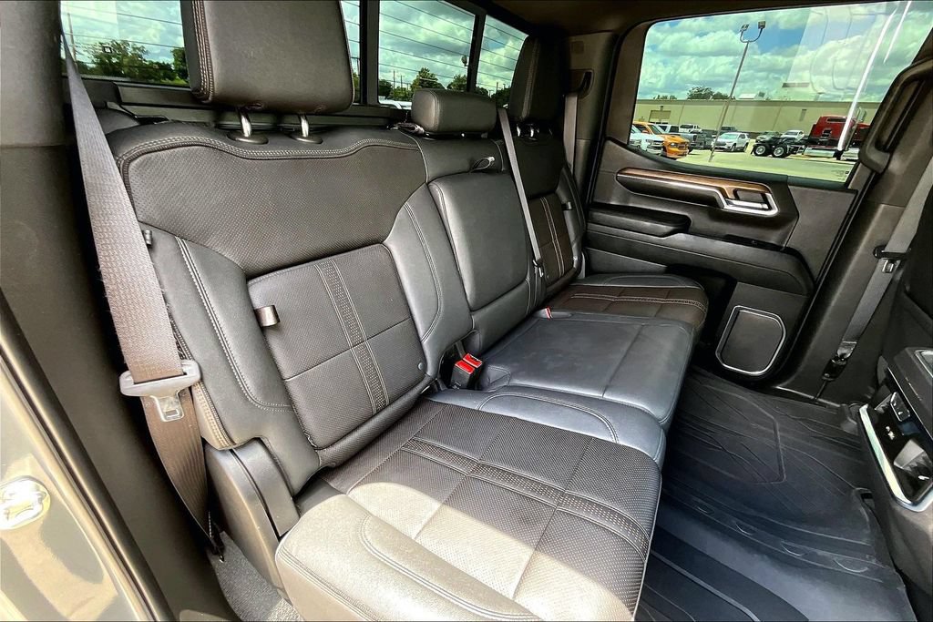 Used 2023 Chevrolet Silverado 1500 High Country w/ High Country Premium Package AWD/4WD image 33