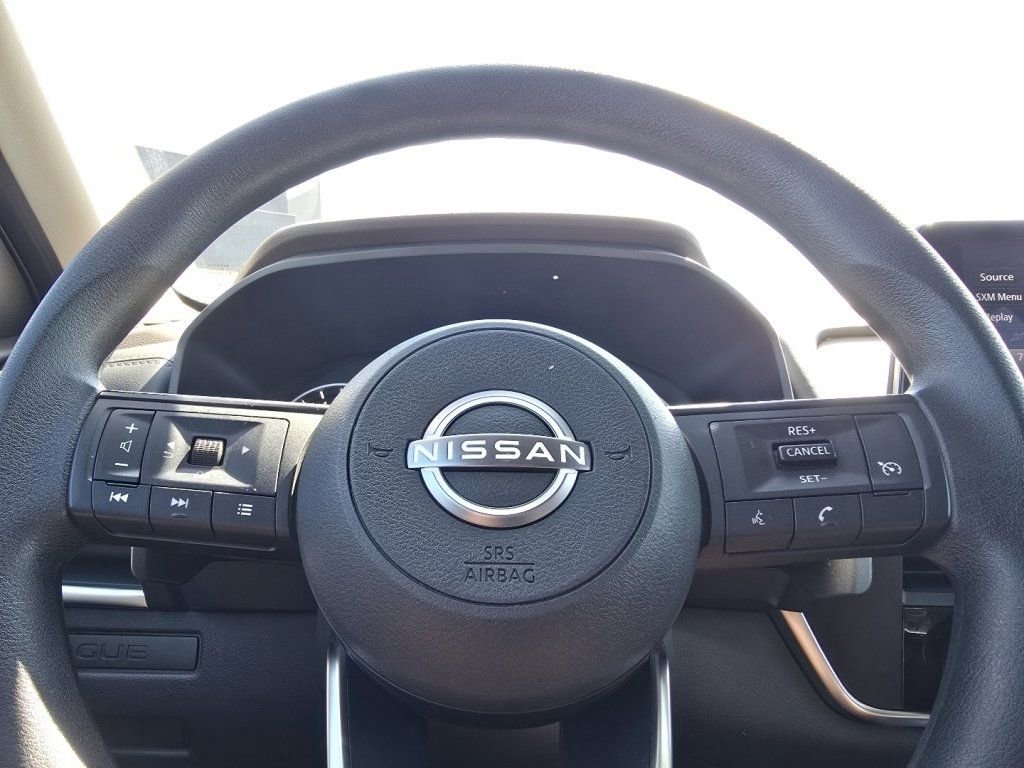 Used 2023 Nissan Rogue S image 20