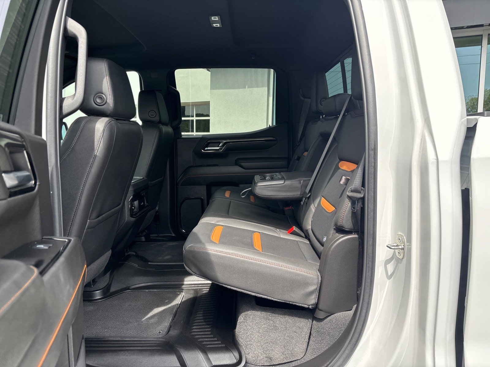 Certified 2024 GMC Sierra 1500 AT4 w/ AT4 Premium Package image 34