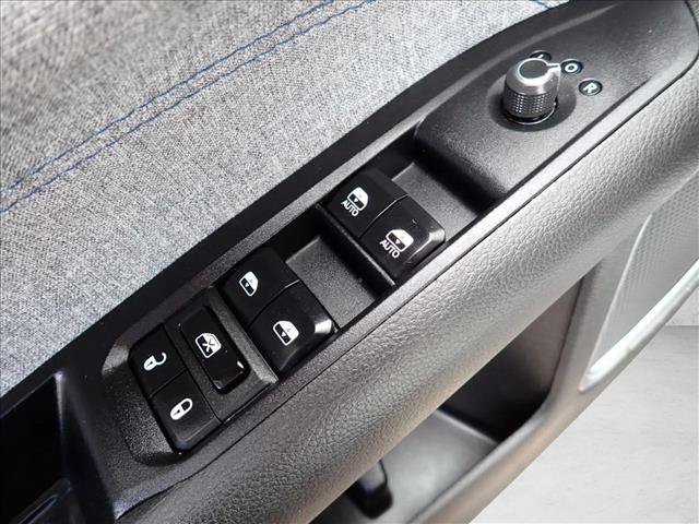 Used 2024 Jeep Compass Latitude AWD/4WD image 13