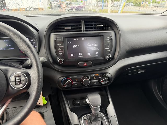 Used 2020 Kia Soul S FWD image 17