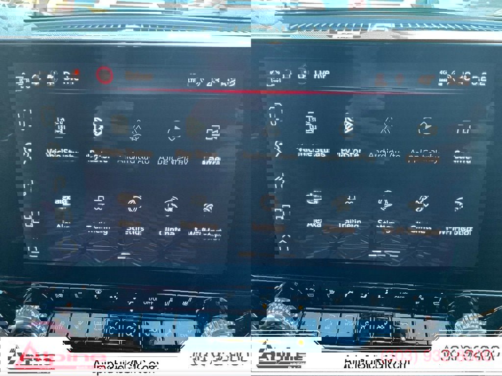 Used 2024 GMC Canyon Denali image 16