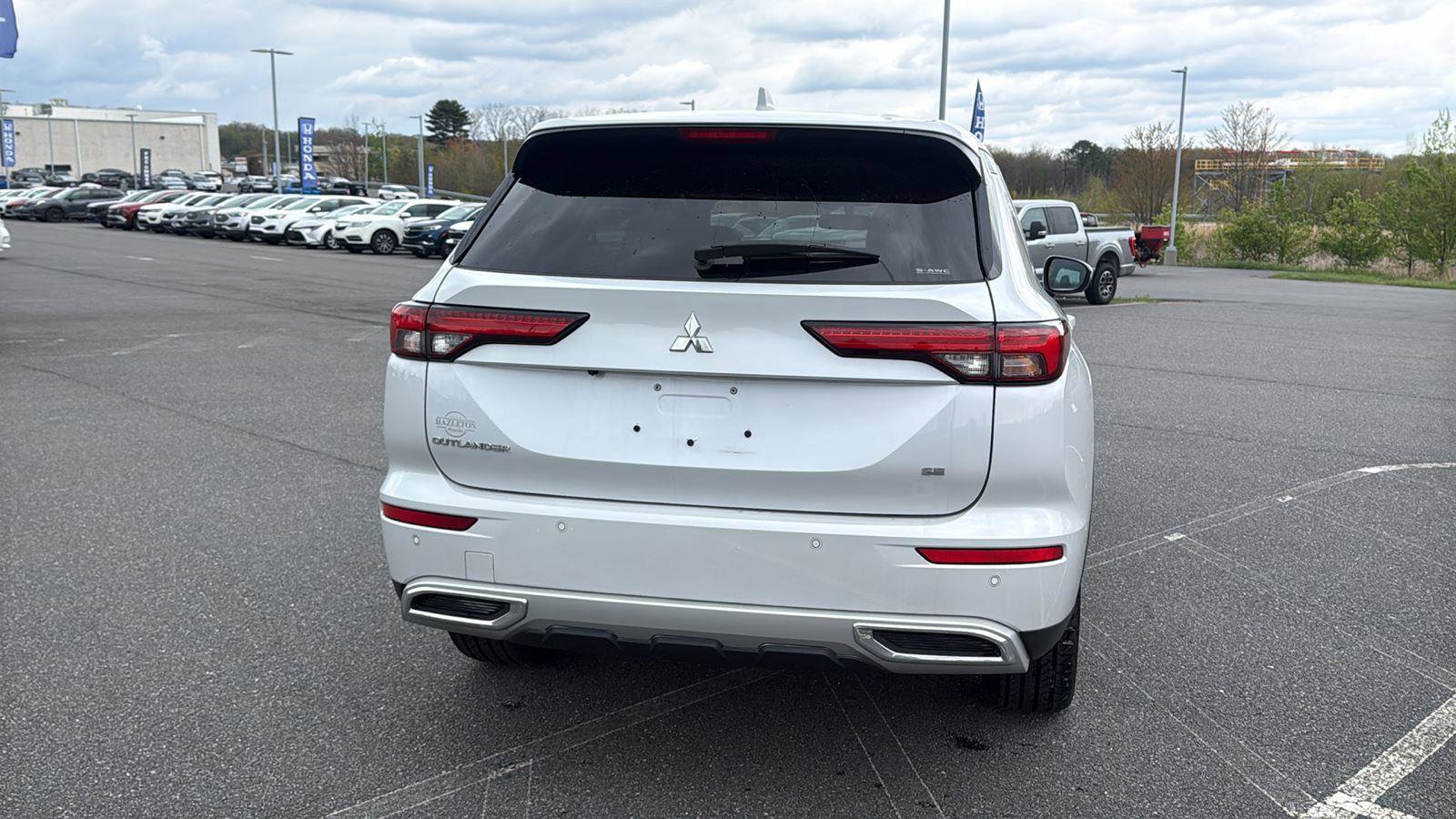 Used 2022 Mitsubishi Outlander SE AWD/4WD image 7