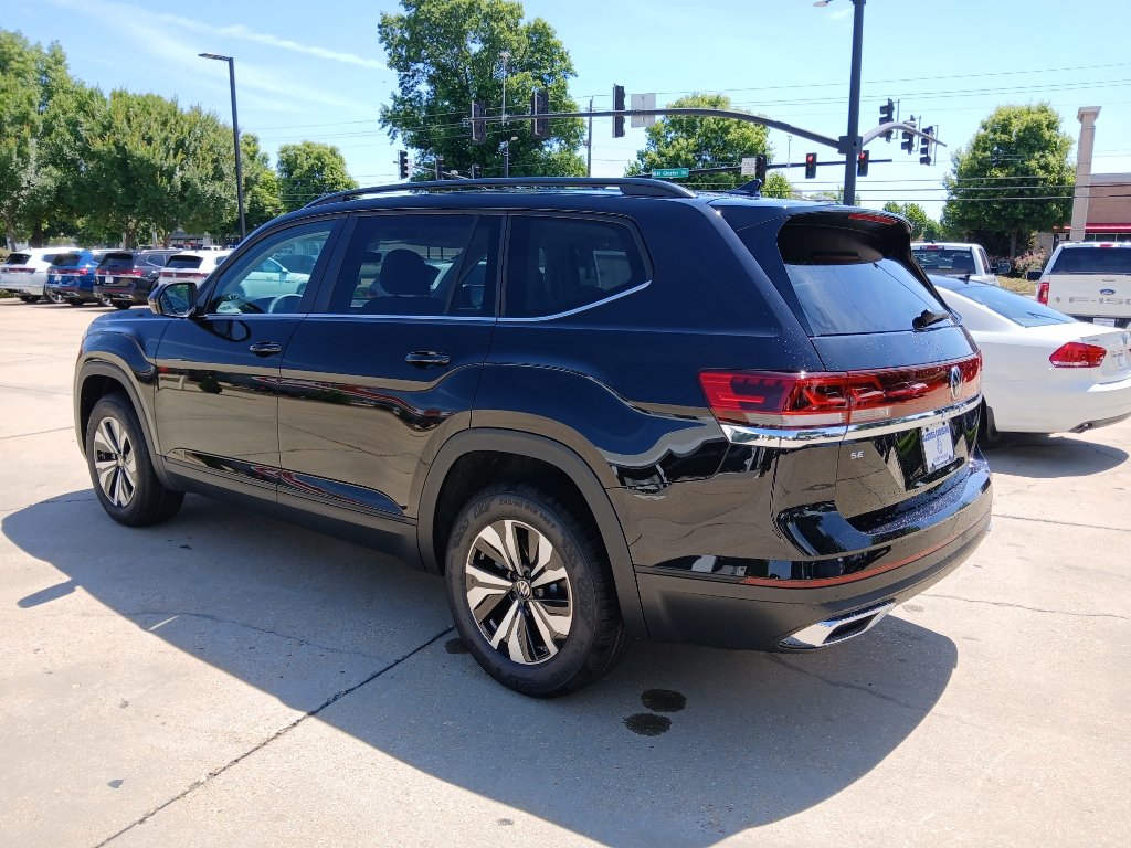 New 2026 Volkswagen Atlas SE FWD image 5