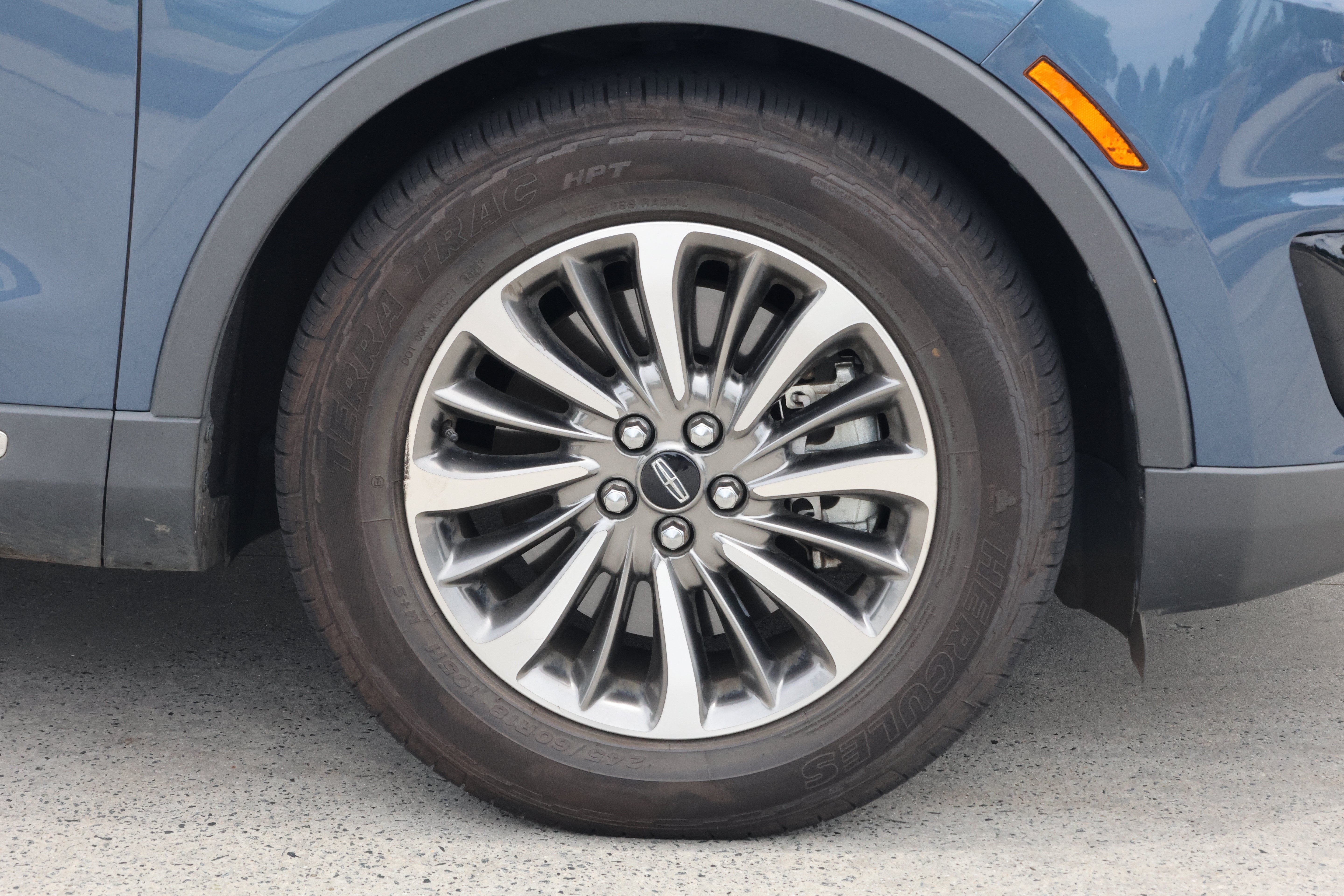 Used 2019 Lincoln Nautilus Select FWD image 11