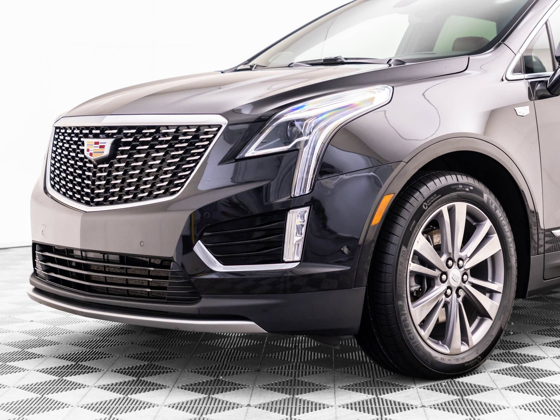 Certified 2024 Cadillac XT5 Premium Luxury w/ Technology Package AWD/4WD image 40