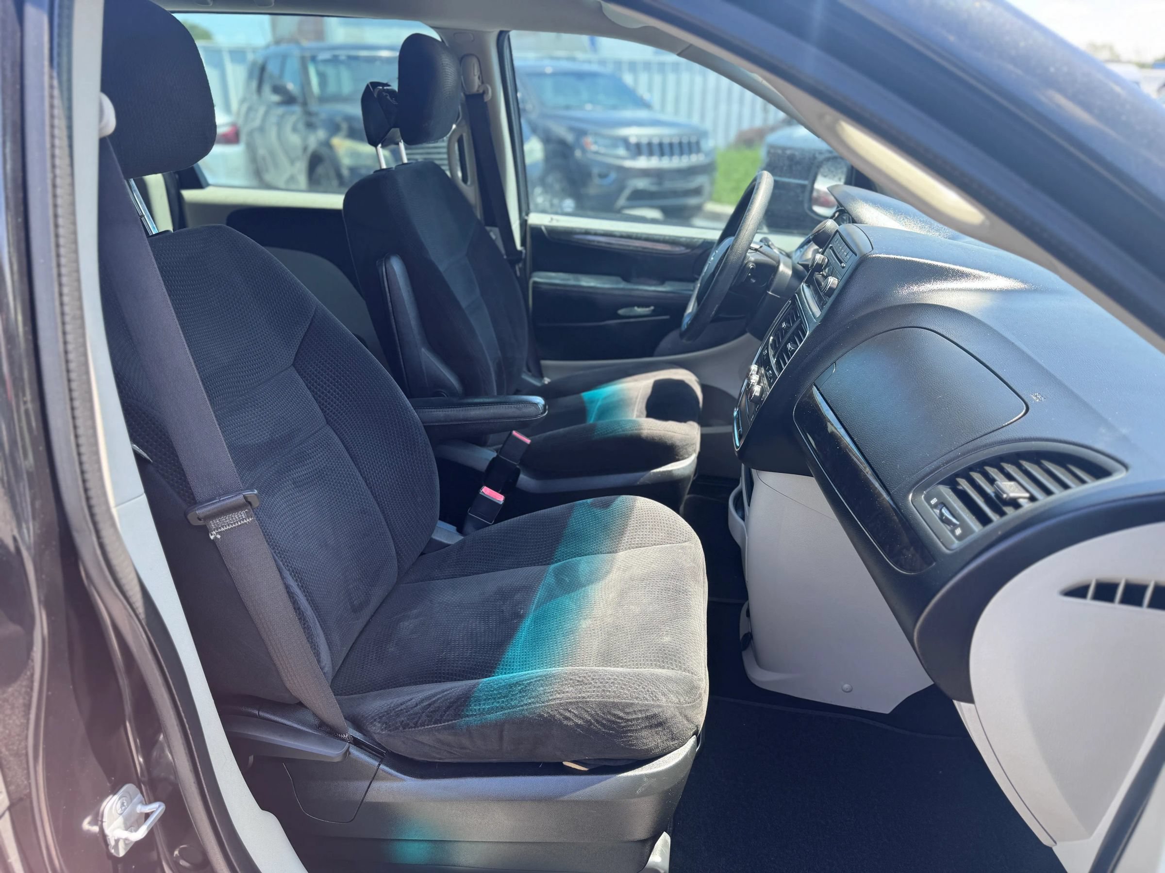 Used 2014 Dodge Grand Caravan American Value Package FWD image 10