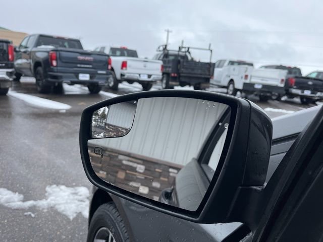 Used 2018 Ford Focus SE w/ SE Appearance Package FWD image 31