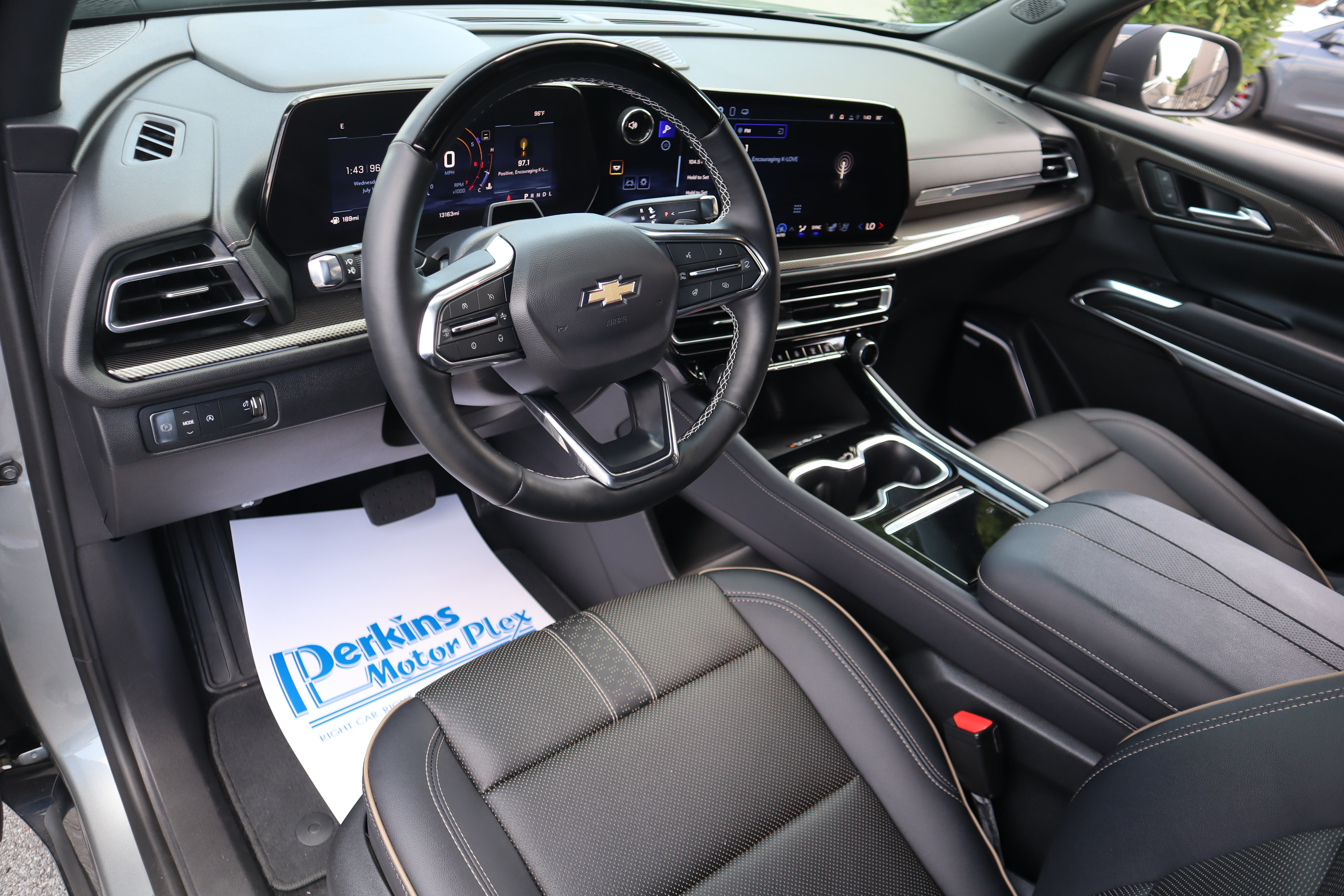 Used 2025 Chevrolet Traverse High Country FWD image 30