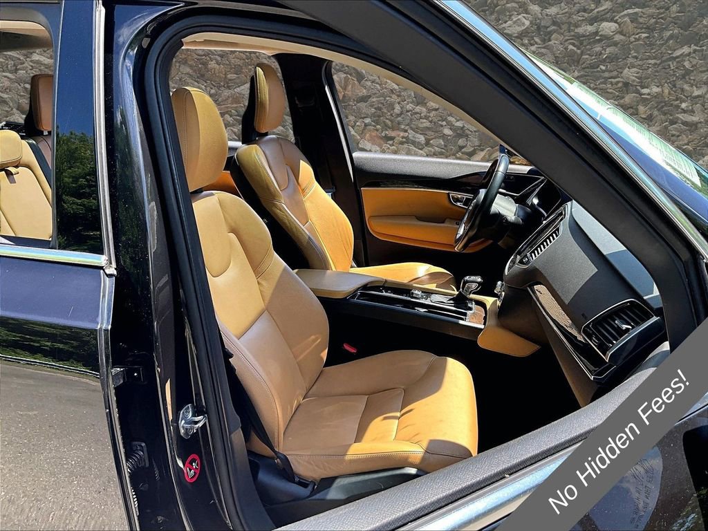 Used 2016 Volvo XC90 T6 Momentum w/ Momentum Plus Package AWD/4WD image 7