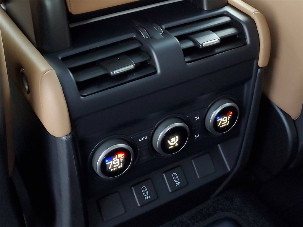 New 2026 Land Rover Defender 130 X-Dynamic SE image 30