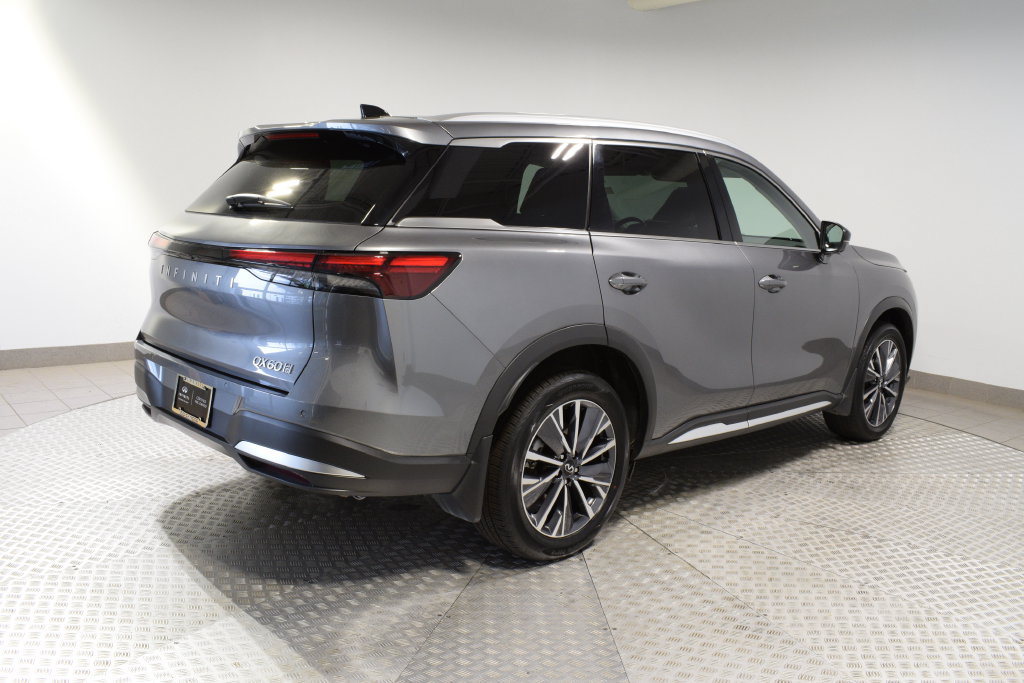 Certified 2026 INFINITI QX60 Luxe w/ Family Package AWD/4WD image 12