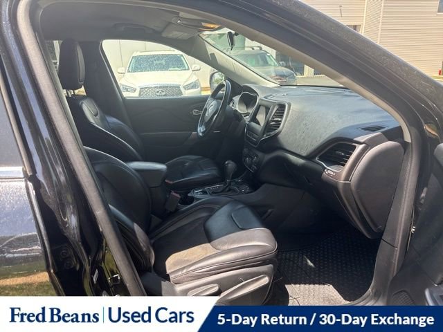 Used 2020 Jeep Cherokee Latitude Plus w/ Cold Weather Group AWD/4WD image 23