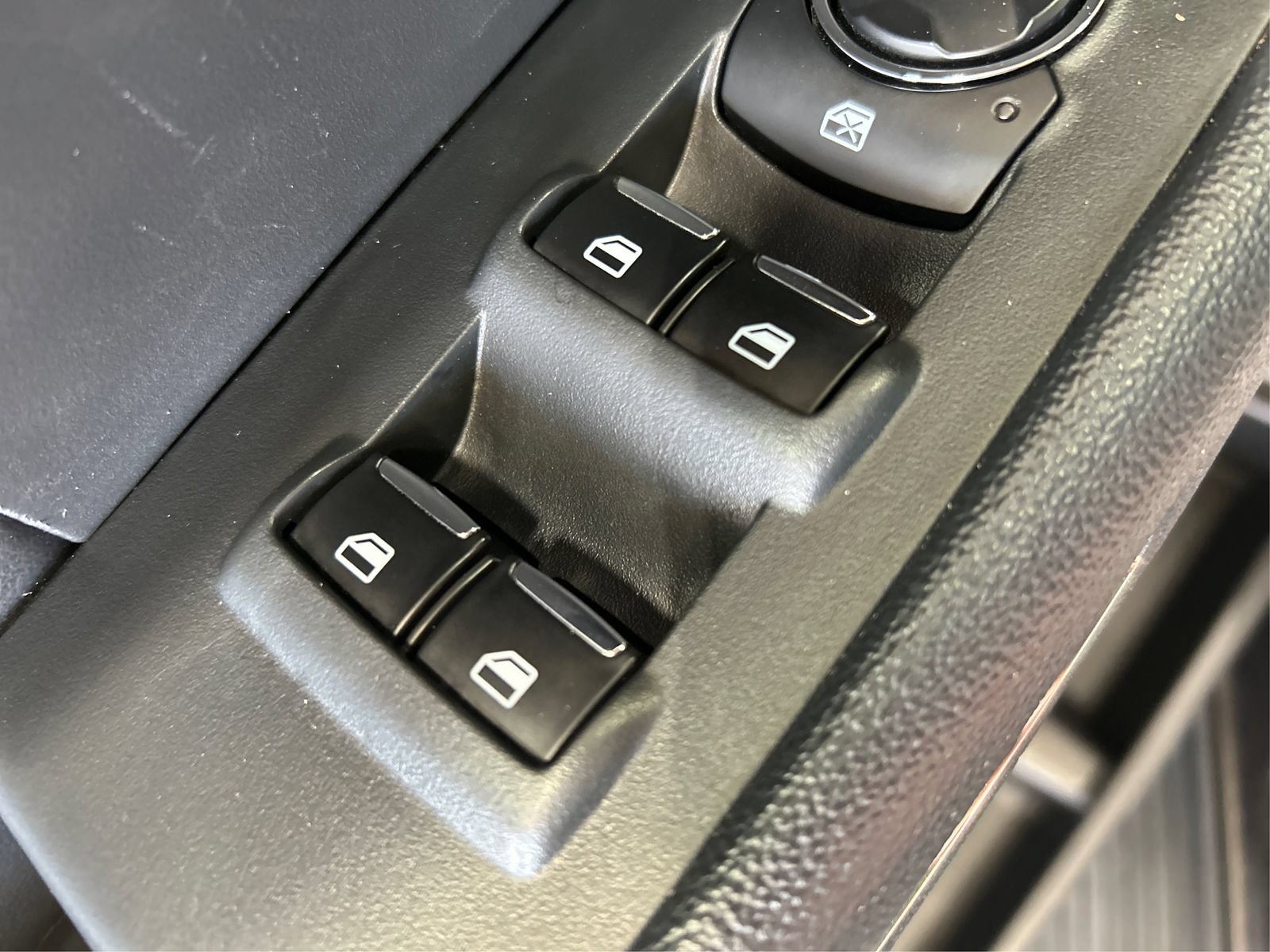 Used 2024 Ford Expedition XLT AWD/4WD image 28