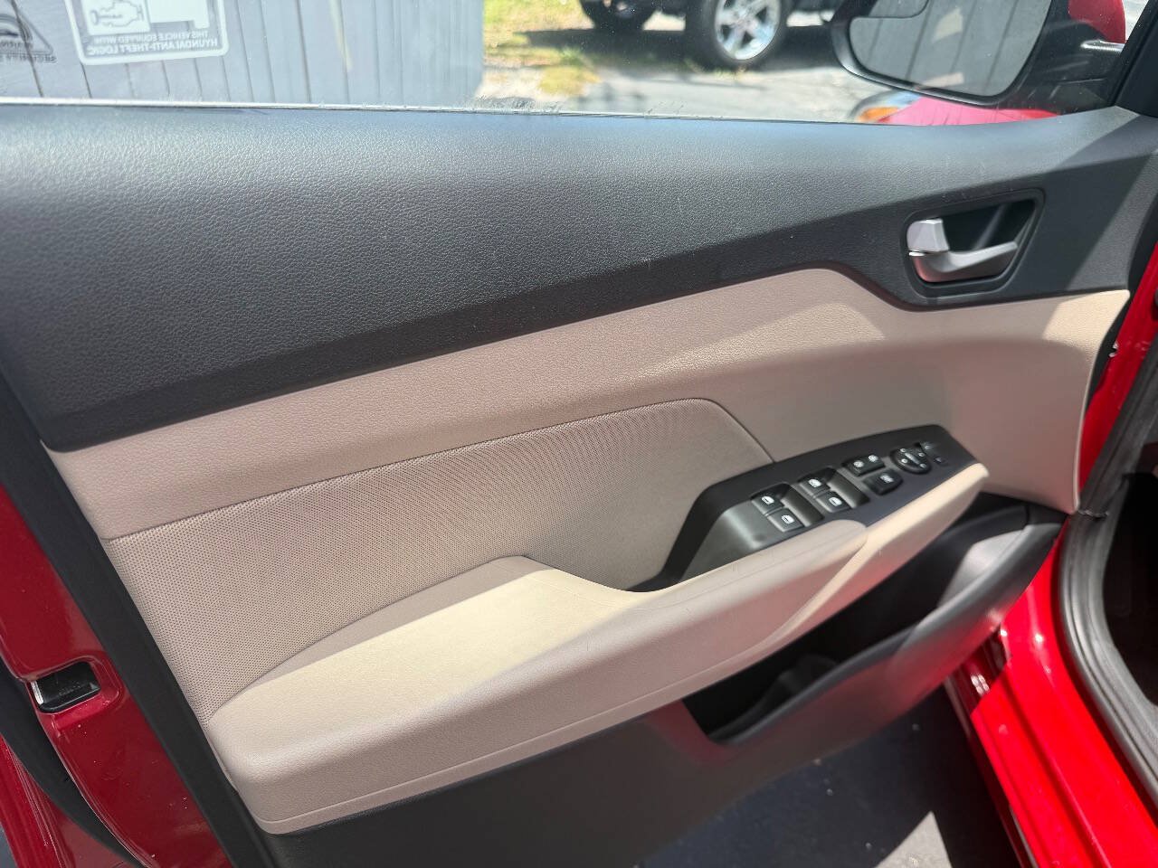 Used 2020 Hyundai Accent SEL FWD image 5