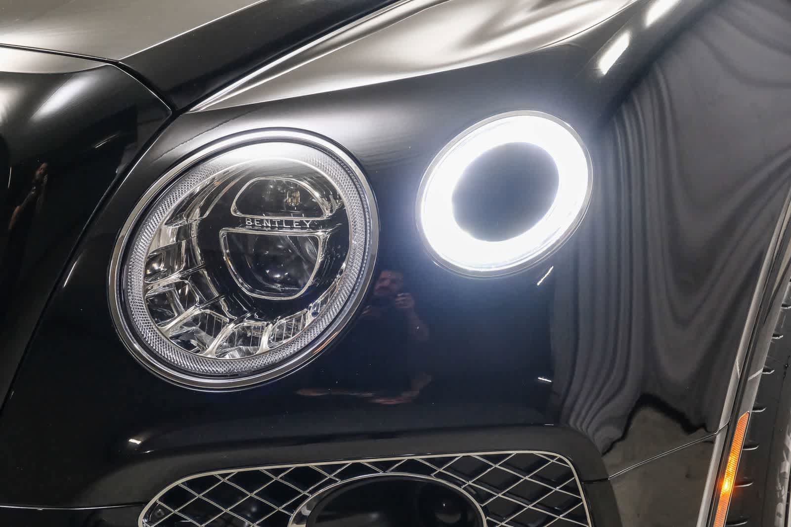 Used 2018 Bentley Bentayga AWD/4WD image 12