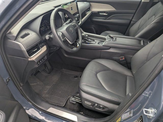 Used 2025 Toyota Grand Highlander AWD Hybrid image 9