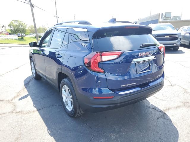 Used 2022 GMC Terrain SLE w/ Driver Convenience Package AWD/4WD image 3