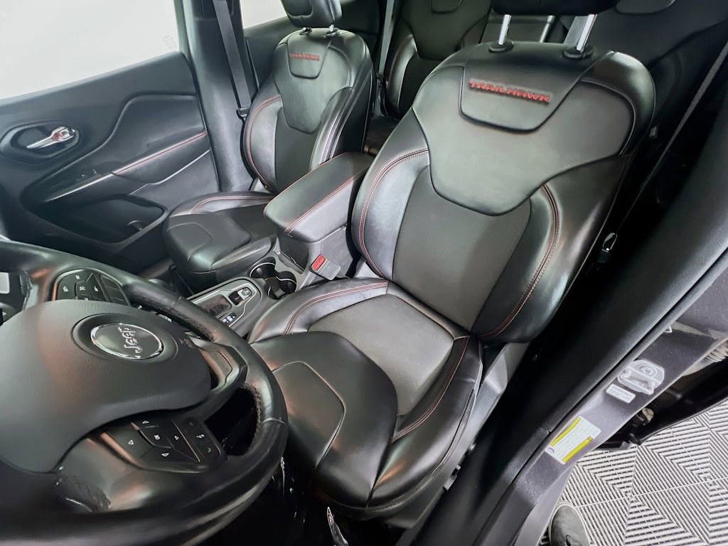 Used 2019 Jeep Cherokee Trailhawk w/ Comfort/Convenience Group image 21