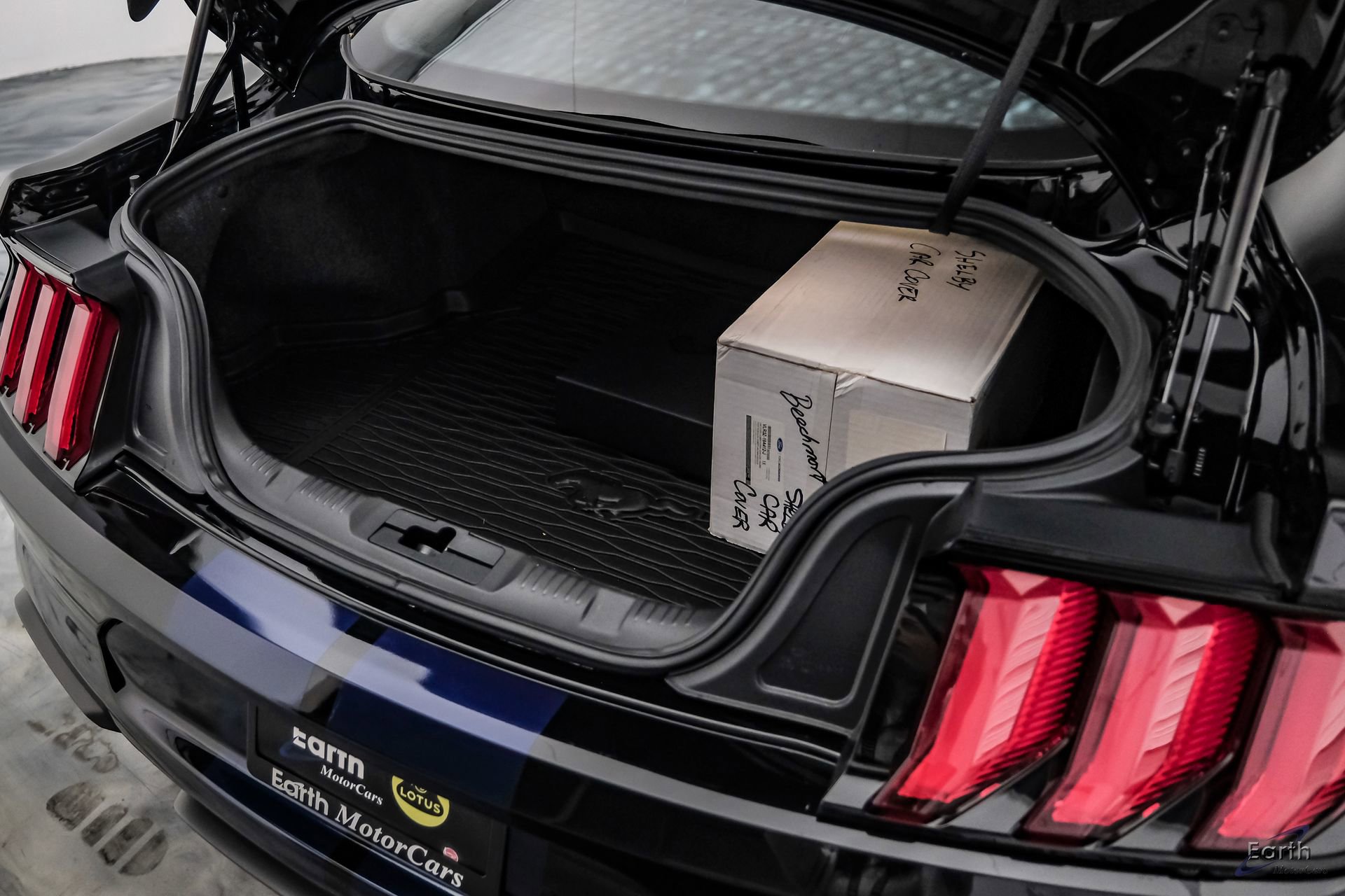 Used 2021 Ford Mustang Shelby GT500 w/ Carbon Fiber Track Pack RWD image 74