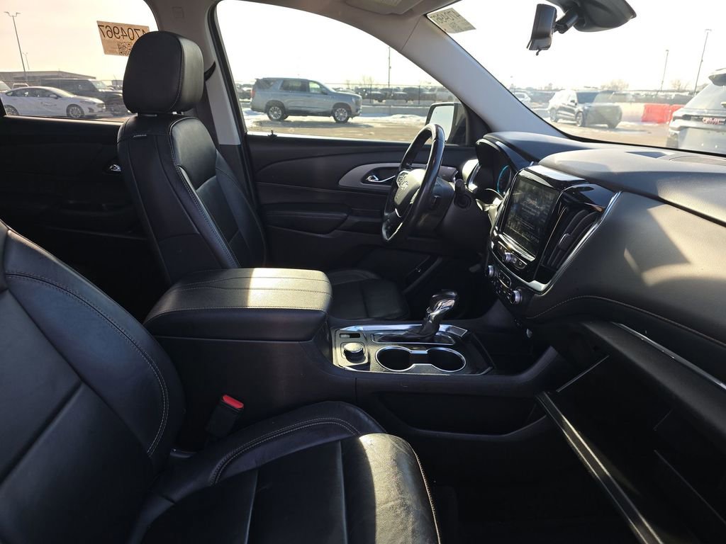 Used 2021 Chevrolet Traverse RS image 14