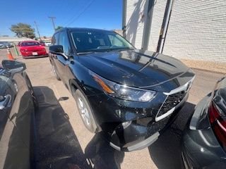 Used 2025 Toyota Highlander LE image 11