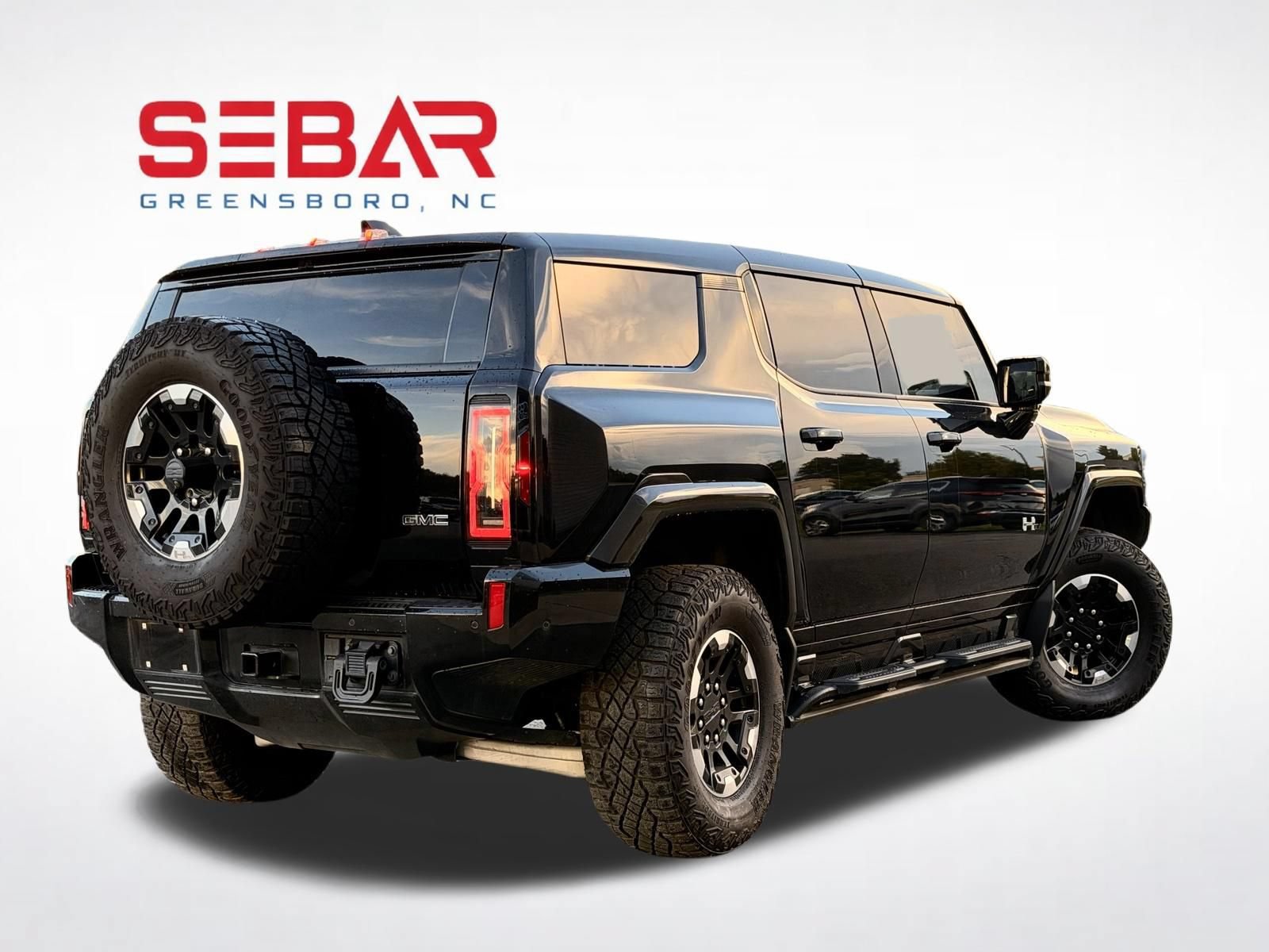 Used 2024 GMC Hummer EV 2X w/ Extreme Off-Road Package AWD/4WD image 8
