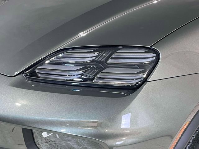 New 2026 Porsche Macan 4 Electric image 5