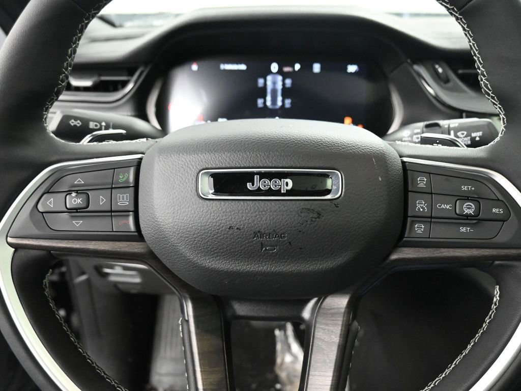 New 2026 Jeep Grand Cherokee Altitude image 24