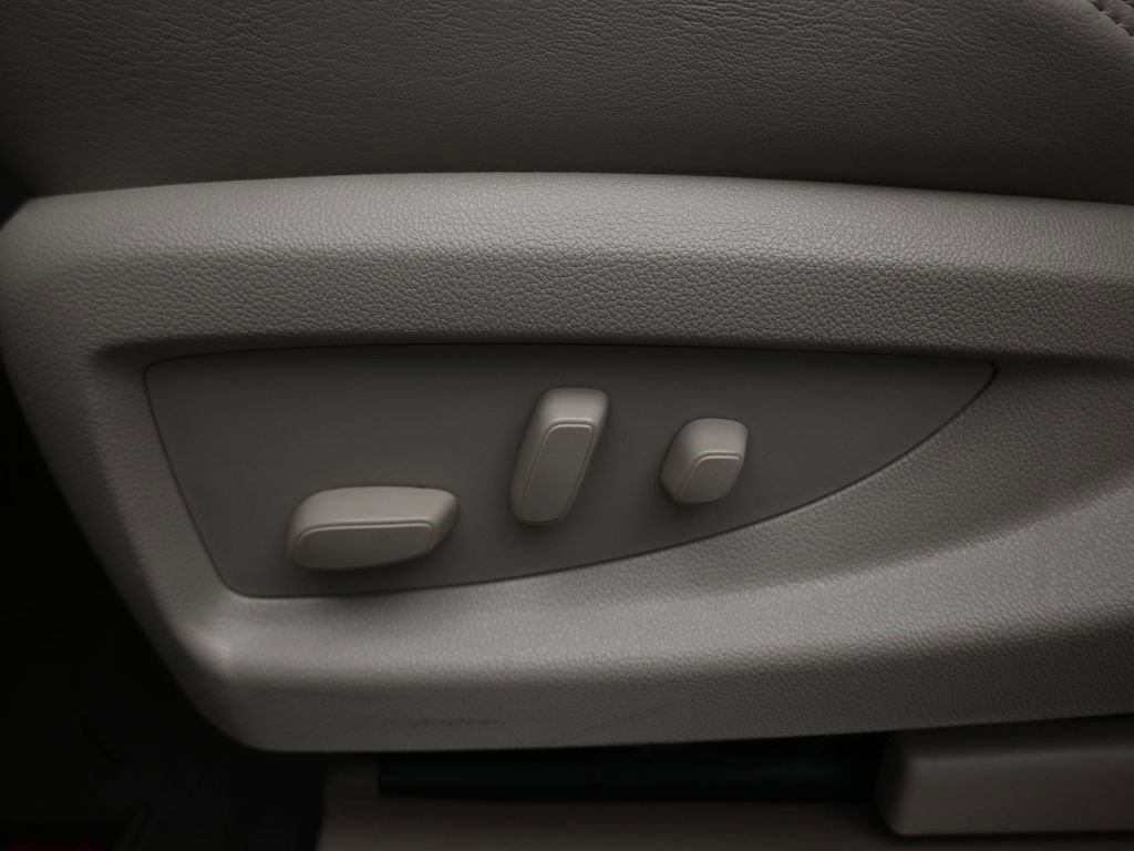 Used 2020 GMC Yukon Denali image 13