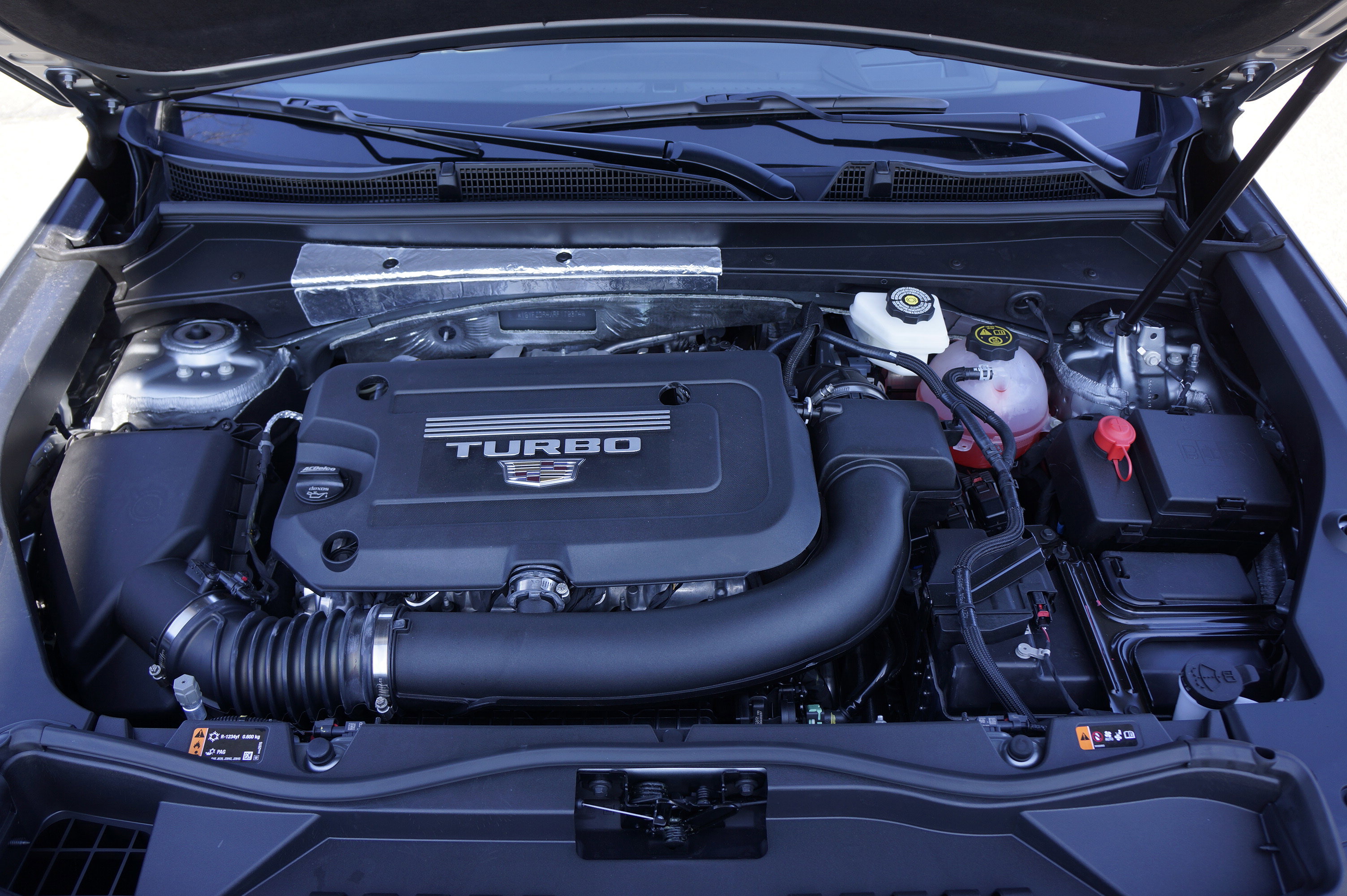 Used 2025 Cadillac XT4 Premium Luxury image 31