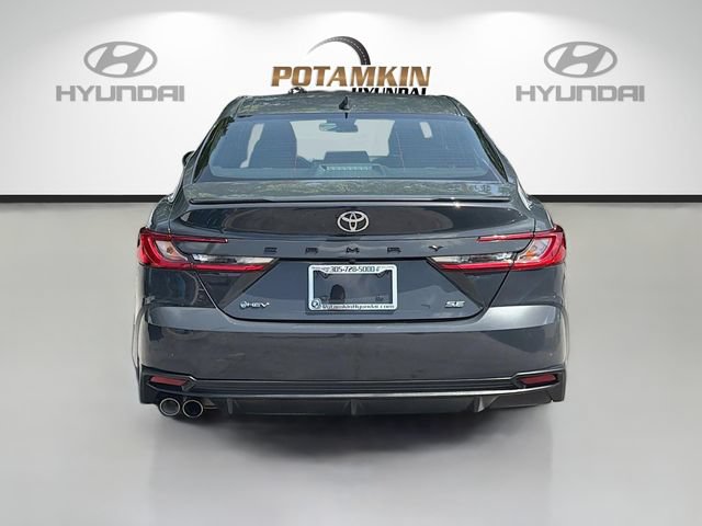 Used 2025 Toyota Camry SE FWD image 6
