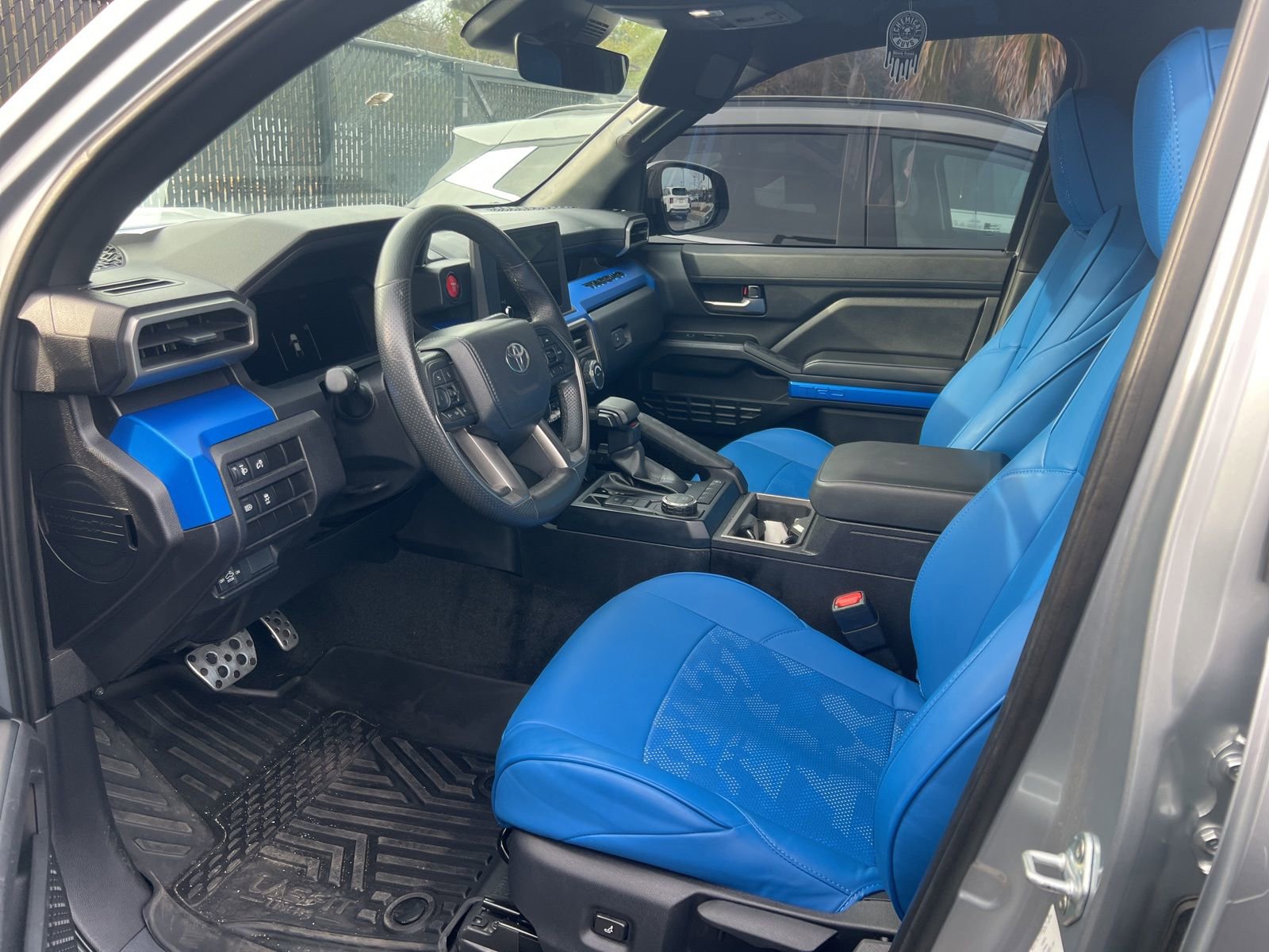 Used 2024 Toyota Tacoma TRD Sport image 7