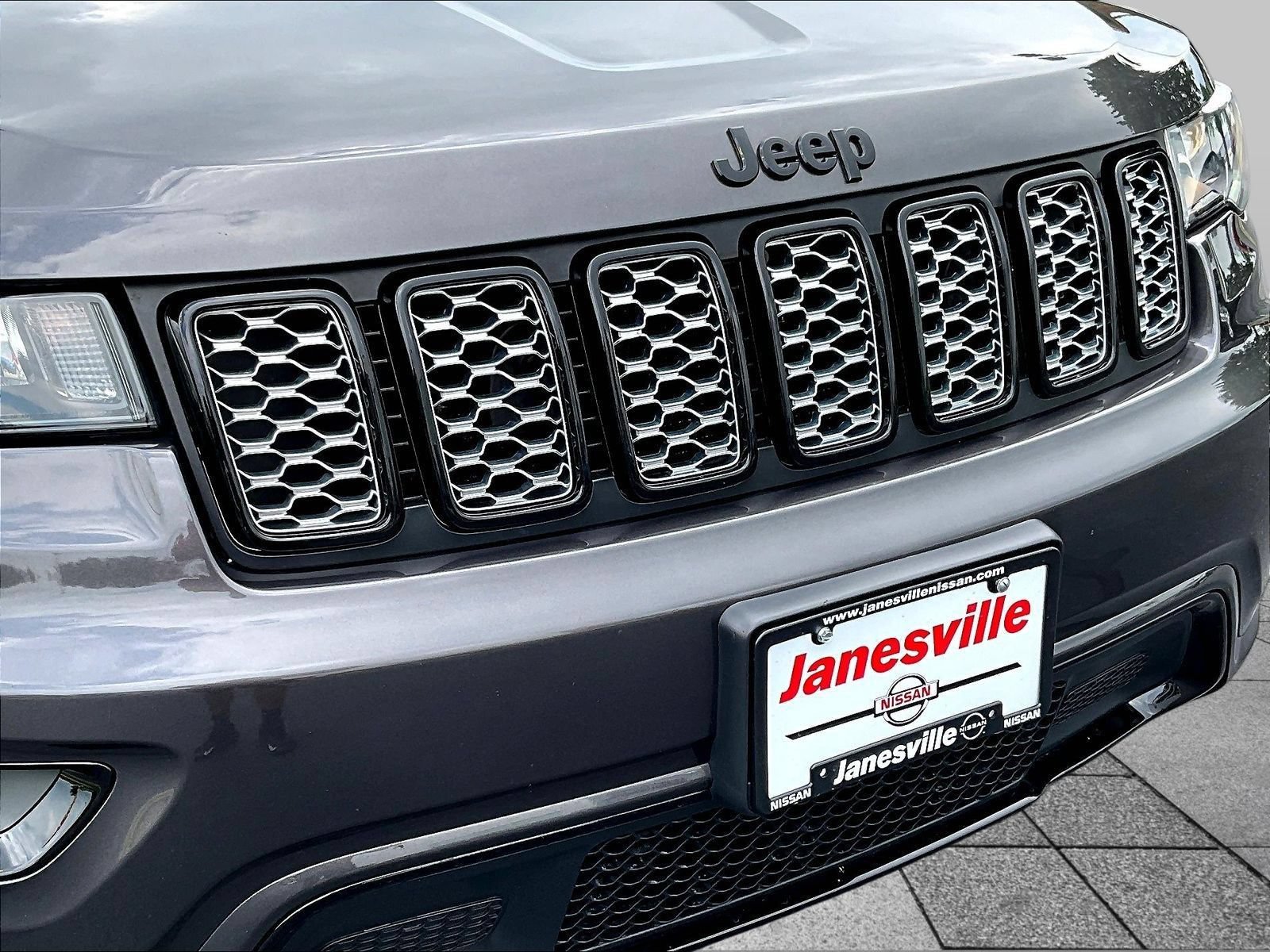 Used 2020 Jeep Grand Cherokee Altitude AWD/4WD image 35